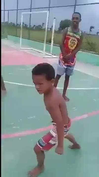 Quando o cara aperta a campainha do vizinho e bota a culpa em mim