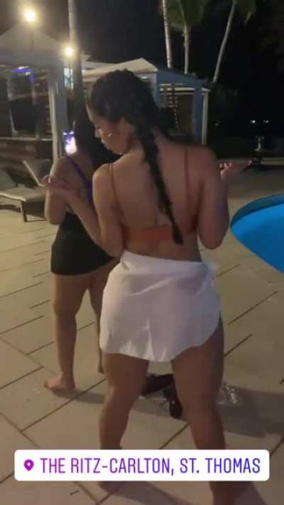 Sirenas fine ass!!