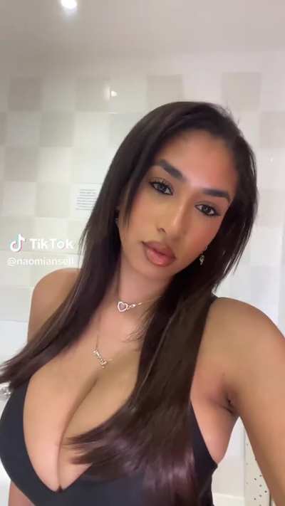 @Naomiansell