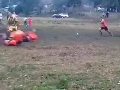 Football player kicks his opponent in the ground on sunday league and gets justice in return