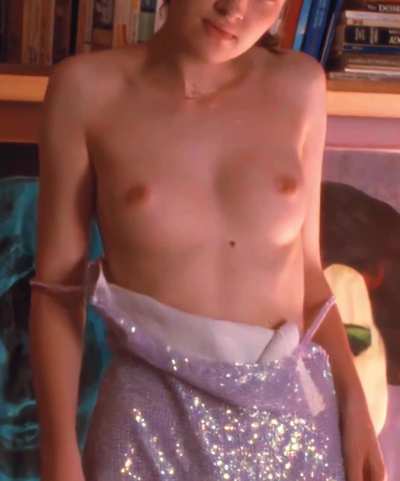 [Topless] [Bush] Kelly Macdonald classic nude debut in Trainspotting (1996) (from the new 4K remaster)