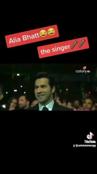 LMAOOO I died laughing watching this. Even Varun couldn’t control his face