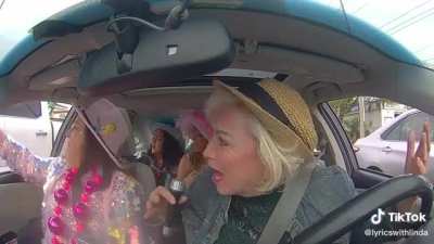 This Uber Karaoke Lady is so Wholesome