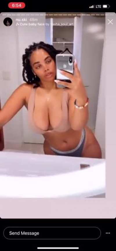 She showing out