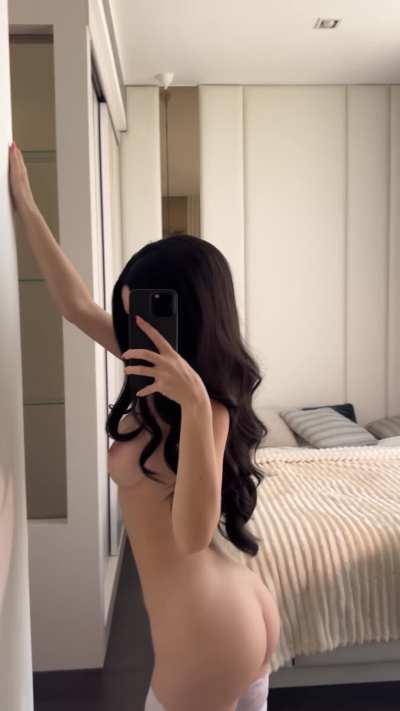 Ex told me petite booty is a turn off, do u agree or fuck him?