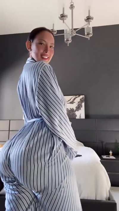 W03