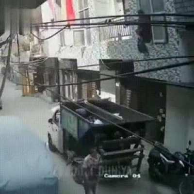 Throwing garbage directly from the window