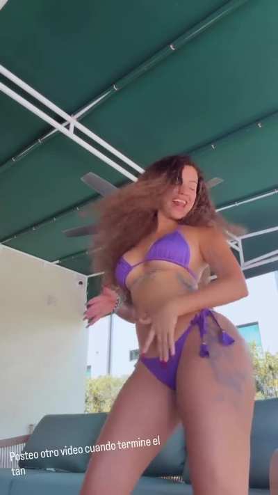 Bikini dancing