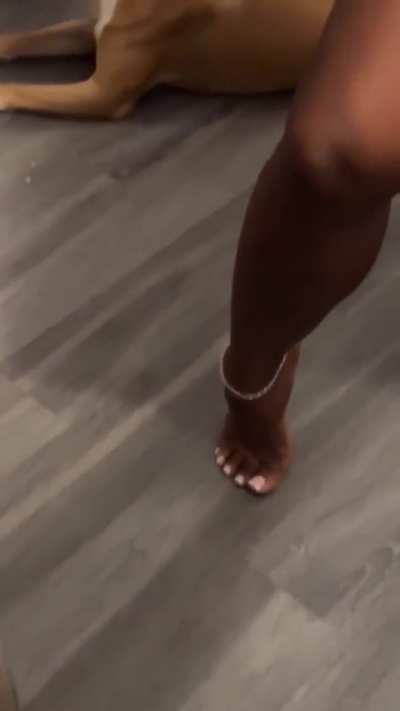 Hot legs 🦵🏾🦵🏾