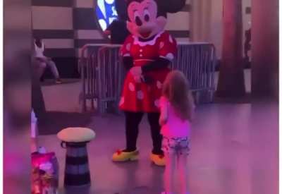 Meeting Mini Mouse