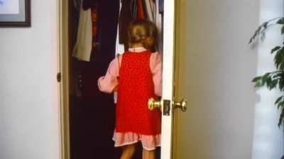 Monster In The Closet (1986): little girl eaten