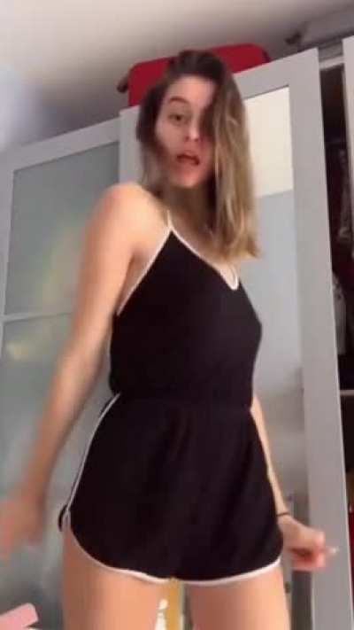 Lea Elui Ginet french Instagram star