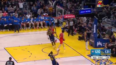 [Highlight] Elite defense from Draymond leads to a Poole spin bucket! Poole has 18pts in 4th qtr alone!