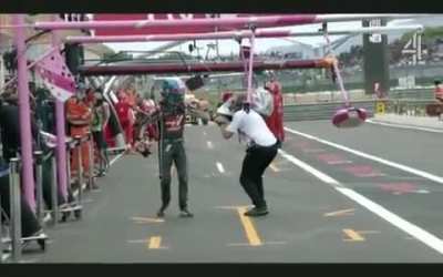 Just a kind reminder that the clip used of Grosjean in the Netflix trailer where he appears to push the camera away is actually him just being a good guy.