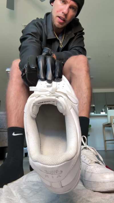 Master Drains you with his Dirty Sneakers. Full 15min vid ⬇️