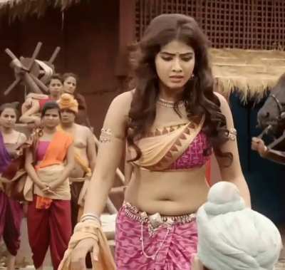 Anyone knows her?