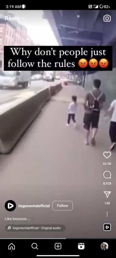 Male Karen treats the bike lane like a red carpet