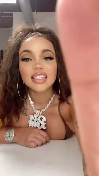 ŘẸŇŇĮ ŘǗČČĮ~1605150755~17882755312867994~1