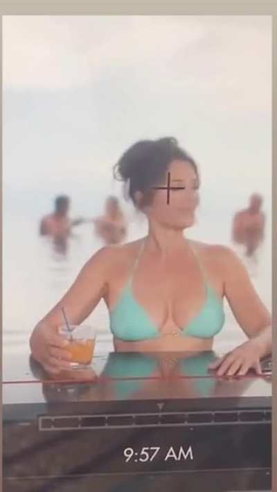 Elizabeth Hurley
