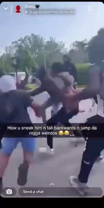 2 Maryland highschool kids fight quickly turns left