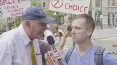 This antivaxxer doesn’t get any of his information from doctors or medical professionals