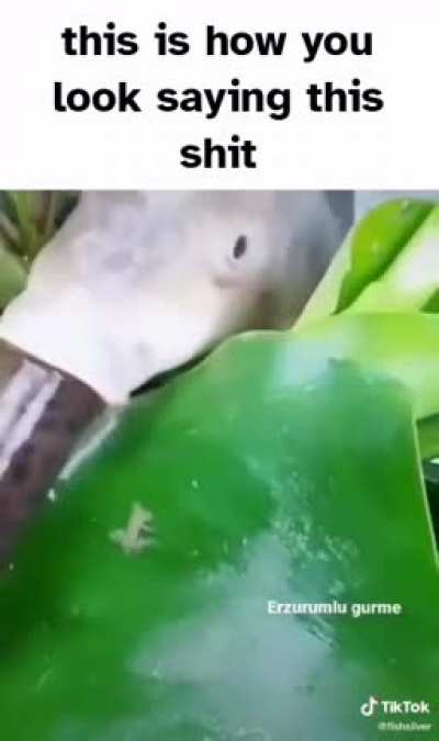 ⛹🏿💦
