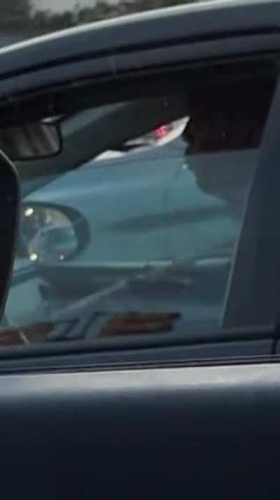 Live show at a traffic light