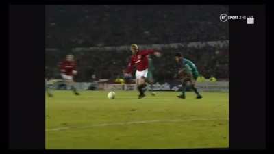 Paul Scholes remembers nicking the ball off Pep Guardiola on his European debut in ‘94 [BT Sport]