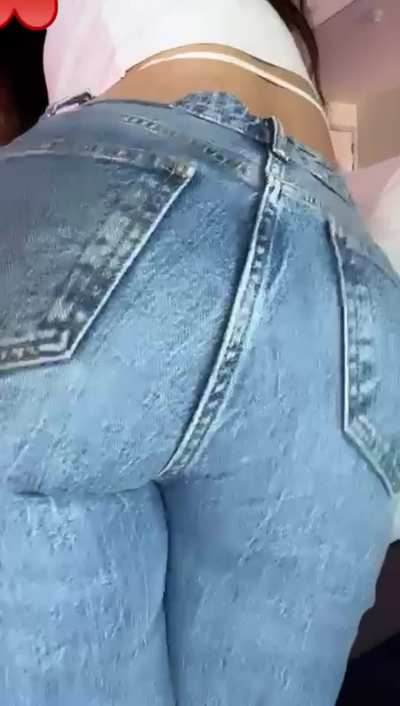 Wanna have a sniff? 😳