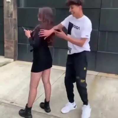 😐