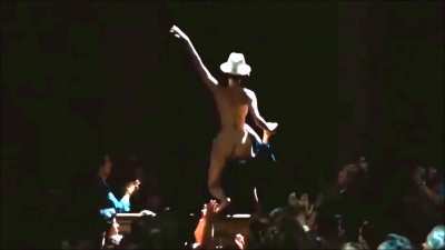 Alessandra Martines' nudity in 