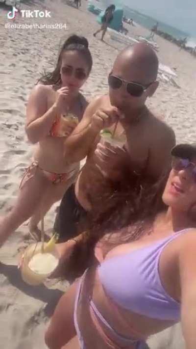 @elizabetharias264 is the girl in the pink