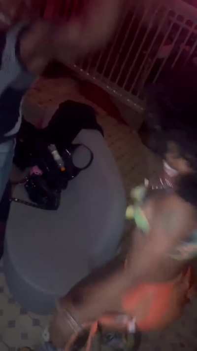 SZA throwing it!