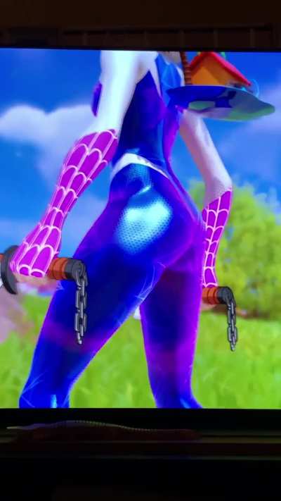 Spide<wbr>r-Gwe<wbr>n’s fit, tight body [Fortnite]
