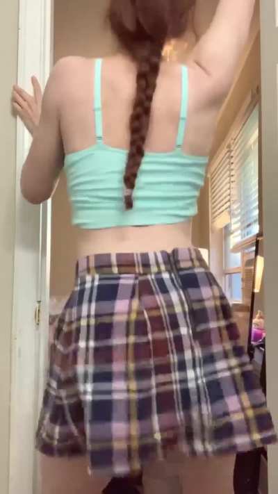 How fast u cumming inside me? 🍑 let’s chat 💕 just check the comments for a 🥵 link 👇 
