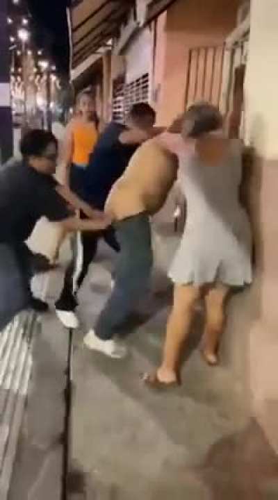 Peleas en JoTo's