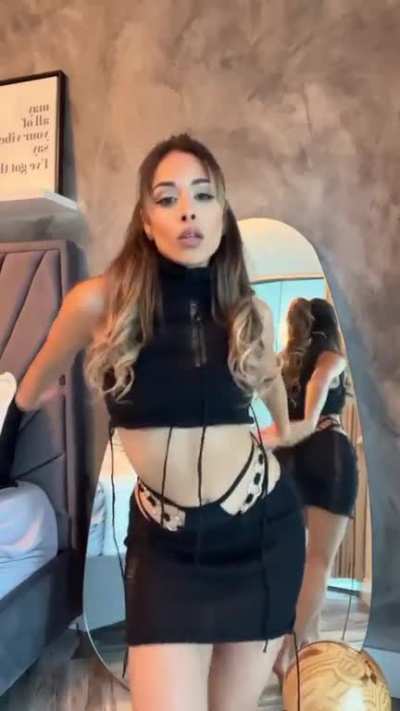 Ass shaking