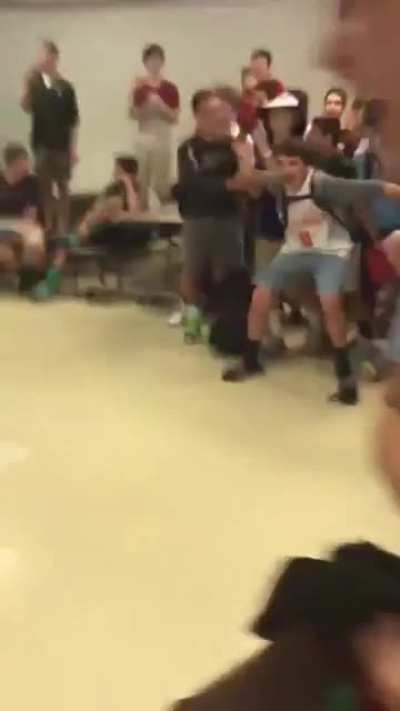 Crowd dies in amazement