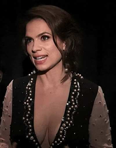 Hayley atwell