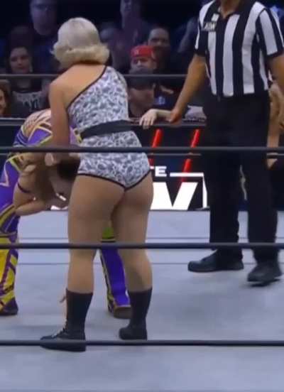Toni Storm 