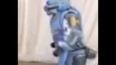 he got da moves
