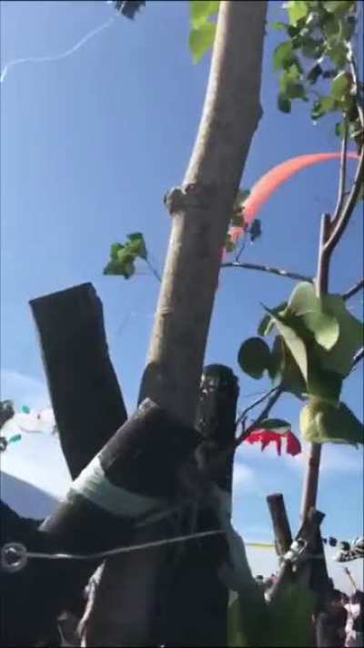 Kite vs Child in Taiwan. (5-star receiver Class of 2032.)