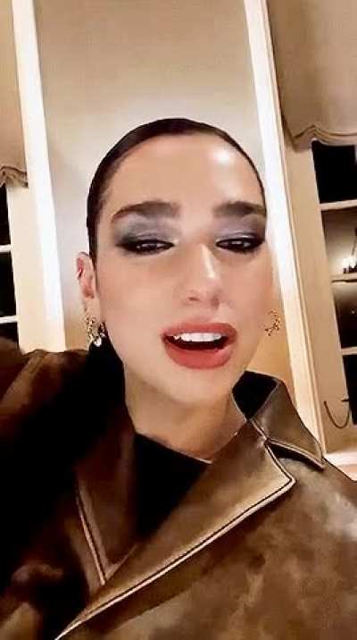 Dua is so hot🤤