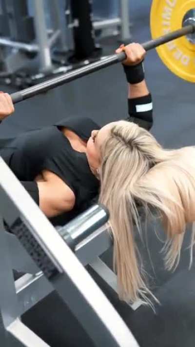 Stephanie Sanzo