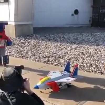 Y'all seeing this?! Real life transformers!