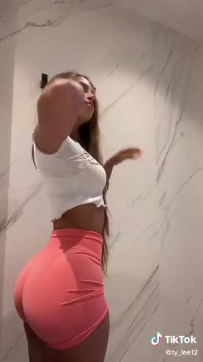Wait for it 🍑