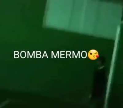 É bomba mermo...F pro goleiro