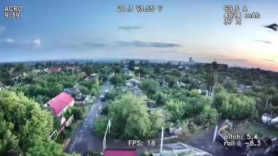 'Vandal' The fibre optic un-jammable drone with 10km range. This video is on state affiliated media sites so Ru not keeping it secret anymore. Ukraine troops have been finding the fibre optic cable across fields for many months.