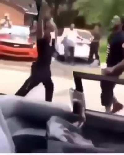 Normal day in the hood