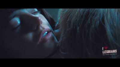 Retro Scenes: Emma Stone & Andrea Riseborough - 